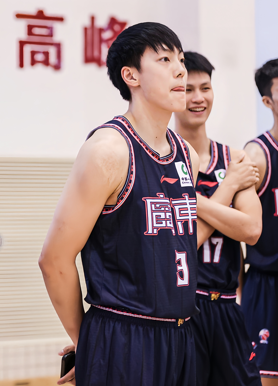 新球体育网页版包含法甲倒计时，广东宏远赛后豪取连胜，细节引发关注，底气十足，数据趋势出现新变化的词条